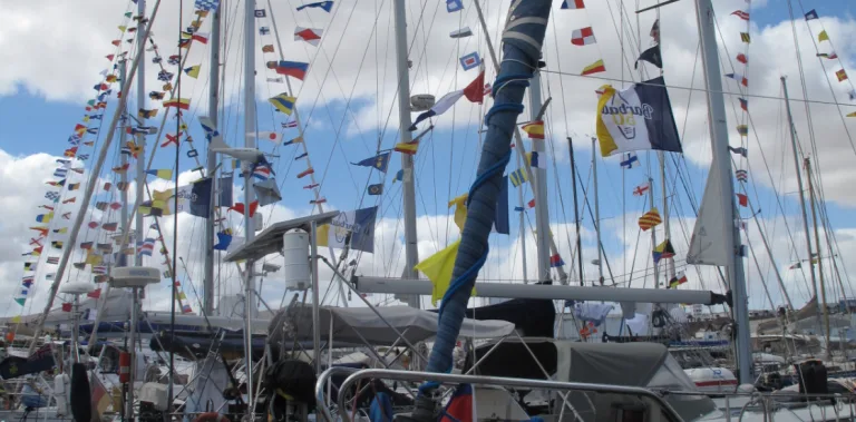 Marina Lanzarote Largeur   Marina De Lanzarote  Retour Au Monde