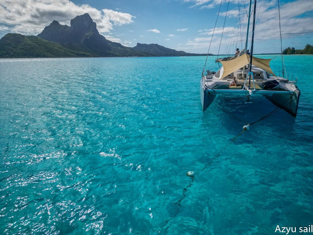 Catamaran Azyu Au Mouillage En Polynésie