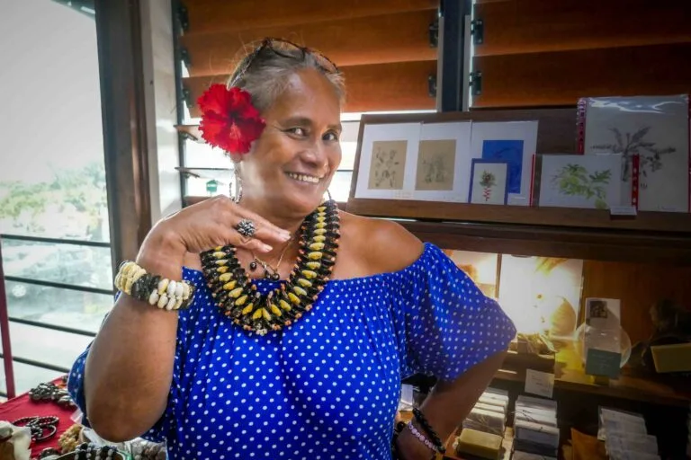 artisanat de bijoux polynésiens