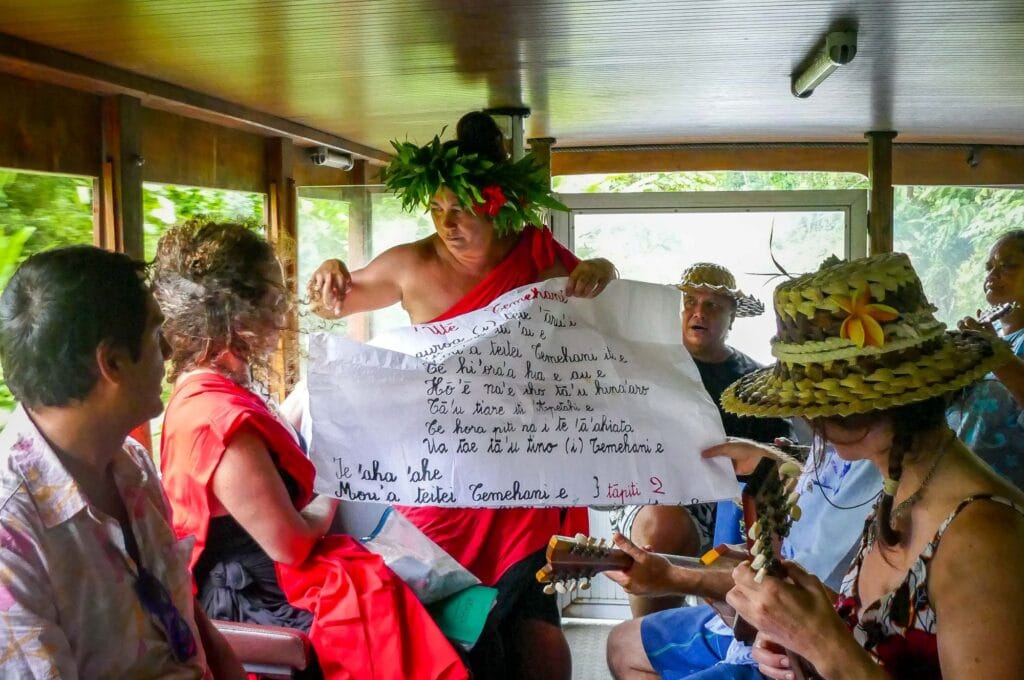 Truck raiatea6 bd blog   Tour De Raiatea En Truck  Chanter Pour Se Souvenir
